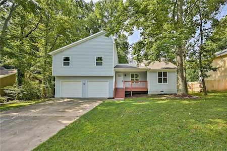 5070 Sumit Wood Dr NW Kennesaw, GA 30152