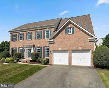 13703 Mills Farm Rd Rockville, MD 20850