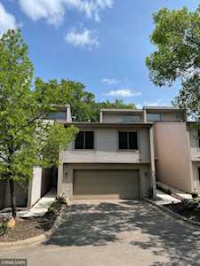 8392 137th Court Apple Valley, MN 55124