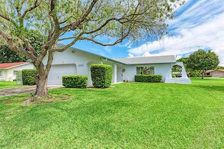2302 15th St W Palmetto, FL 34221