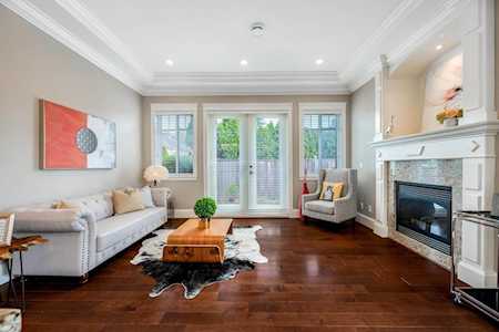 8053 Ash Street Richmond, BC V6Y 0E5