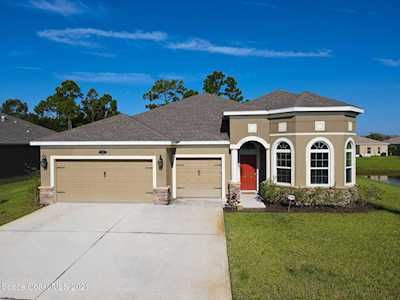 2152 Lune Court West Melbourne, FL 32904