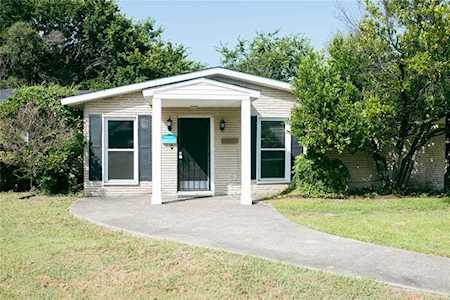 2130 Dunloe Avenue Dallas, TX 75228