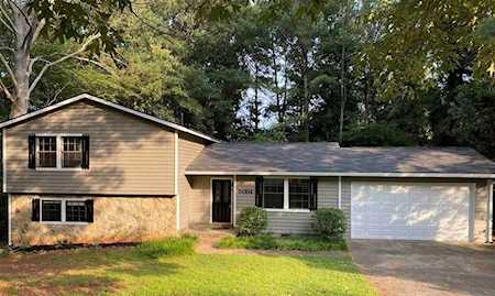 5034 Haley Ct SW Lilburn, GA 30047