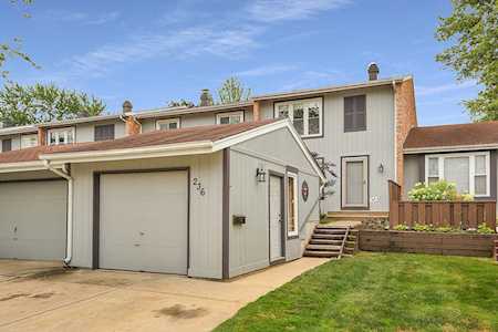 236 Pinewood Ln Bloomingdale, IL 60108