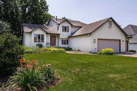 644 Crimson Leaf Trail Eagan, MN 55123