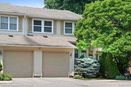 1582 Brentwood Dr #179 Troy, MI 48098