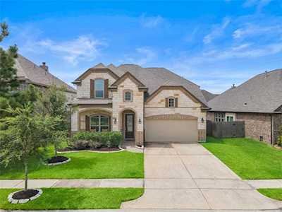 19719 Tacoma Bluff Dr Cypress, TX 77433