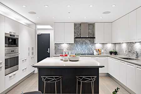 6333 West Boulevard #211 Vancouver, BC V6M 0C1