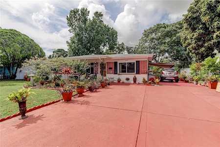 5586 30th Ave N St. Petersburg, FL 33710