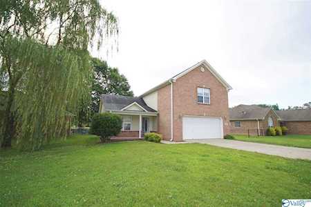 205 Chestnut Oak Circle Owens Cross Roads, AL 35763