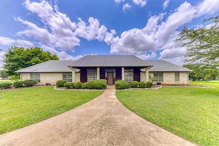 132 Rivercreek Ranch Lane Benbrook, TX 76126