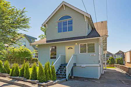 14842 Buena Vista Avenue White Rock, BC V4B 1X4