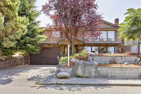 2314 Oneida Drive Coquitlam, BC V3J 7A8