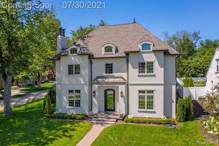 1684 W Lincoln St Birmingham, MI 48009