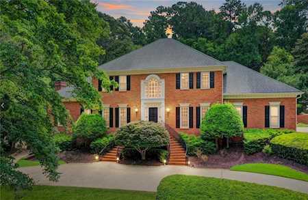 3677 Habersham Ln Berkeley Lake, GA 30096