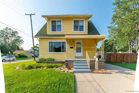 34584 Elm St Wayne, MI 48184