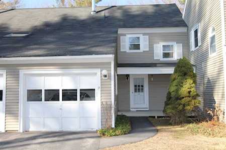 9 Winding Pond Rd Londonderry, NH 03053