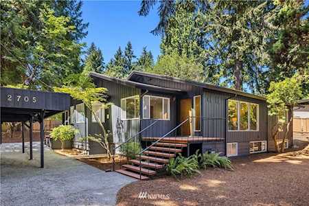 2705 106th Place SE Beaux Arts, WA 98004