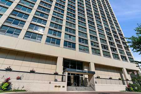 5201 S Cornell Ave #12A Chicago, IL 60615