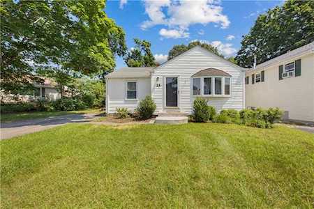25 Desmarais St Cumberland, RI 02864
