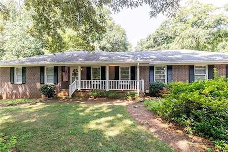 272 Skyland Dr Roswell, GA 30075