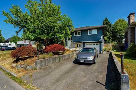 11786 210 Street Maple Ridge, BC V2X 4Y3