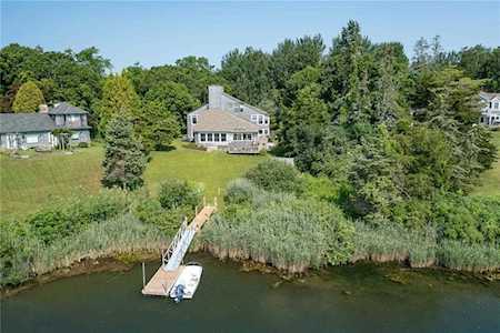 47 Arnolda Rd Charlestown, RI 02813