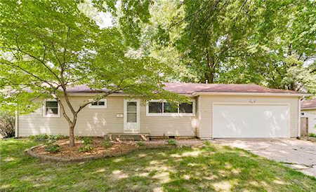8004 Maple St Prairie Village, KS 66208