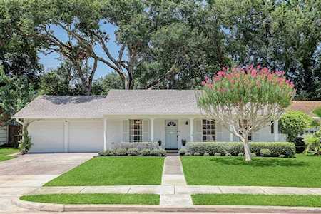 5418 Schumacher Ln Houston, TX 77056