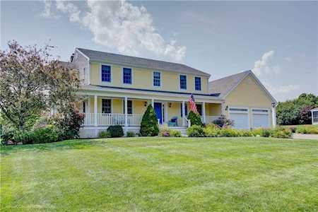 10 Crestview Dr Portsmouth, RI 02871