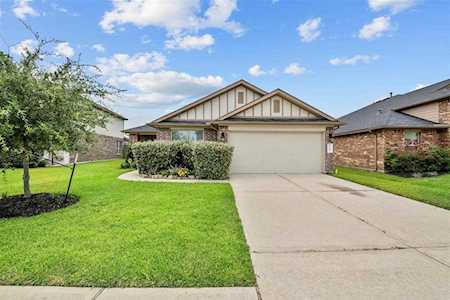 2211 Manchester Crossing Dr Fresno, TX 77545
