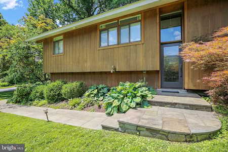 4709 Waverly Ave Garrett Park, MD 20896