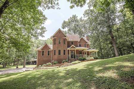 650 Forest Retreat Rd Hendersonville, TN 37075