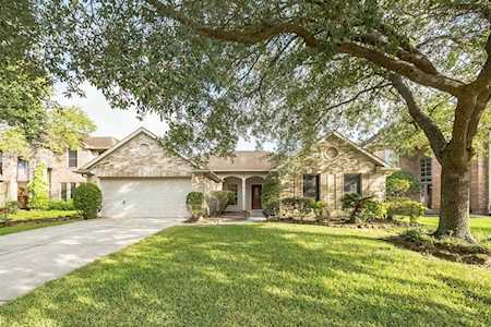 2122 Melanie Park Dr Spring, TX 77388