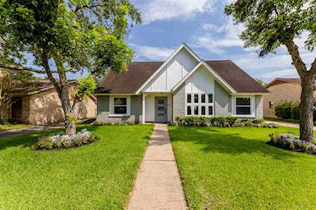 2815 Field Line Dr Sugar Land, TX 77479