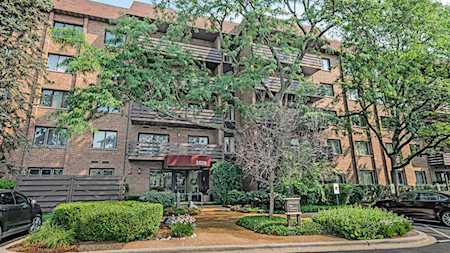 2020 Chestnut Ave #511 Glenview, IL 60025
