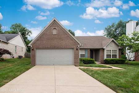7210 Meadow Ridge Dr Louisville, KY 40218