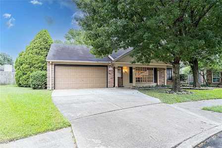 9606 Yearling Ct Houston, TX 77065