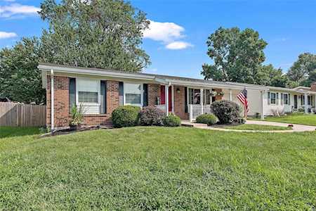 12065 Glenrose Dr Maryland Heights, MO 63043