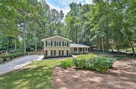 4628 Mountain Creek Dr NE Roswell, GA 30075