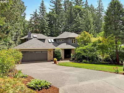 10659 NW Lost Park Dr Portland, OR 97229
