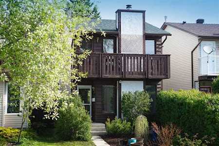 4528 Montgomery Ave NW Calgary, AB T3B 0K9