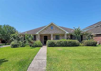 2304 Meadows Blvd League City, TX 77573
