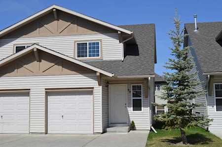 88 Eversyde Ct SW Calgary, AB T2Y 4S3