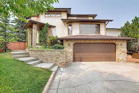 99 Edgeland Rise NW Calgary, AB T3A 4E2