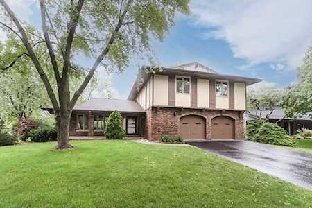 1513 Petersham Ln Schaumburg, IL 60173