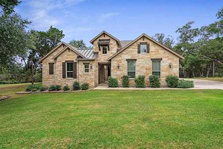 208 Diamond Wood CT Driftwood, TX 78619