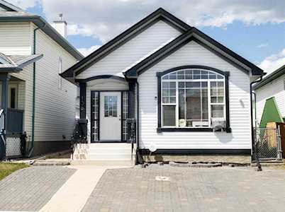 138 Los Alamos Place NE Calgary, AB T1Y 7J3