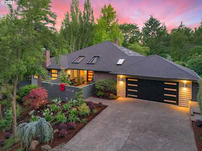 6796 SW Canyon Dr Portland, OR 97225